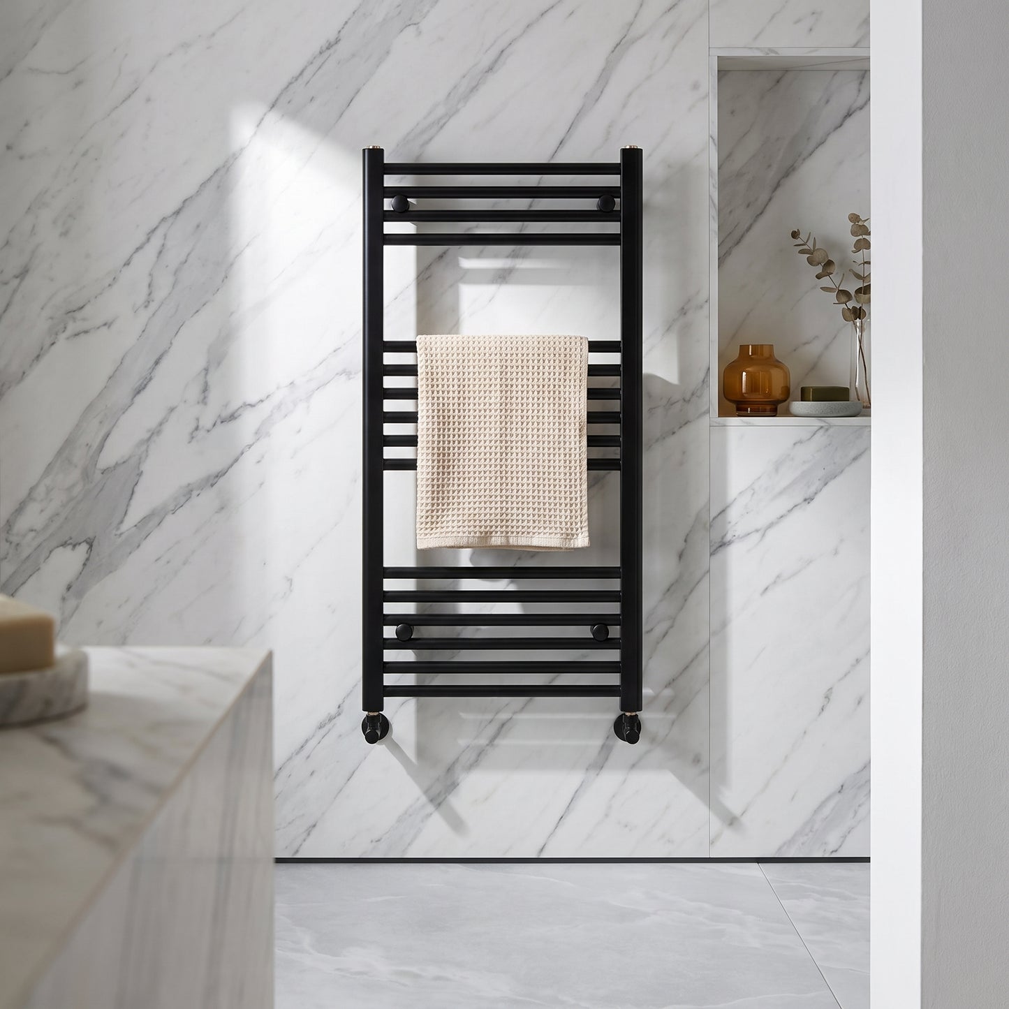 Fairford 500mm x 1200mm Straight Black Towel Rail