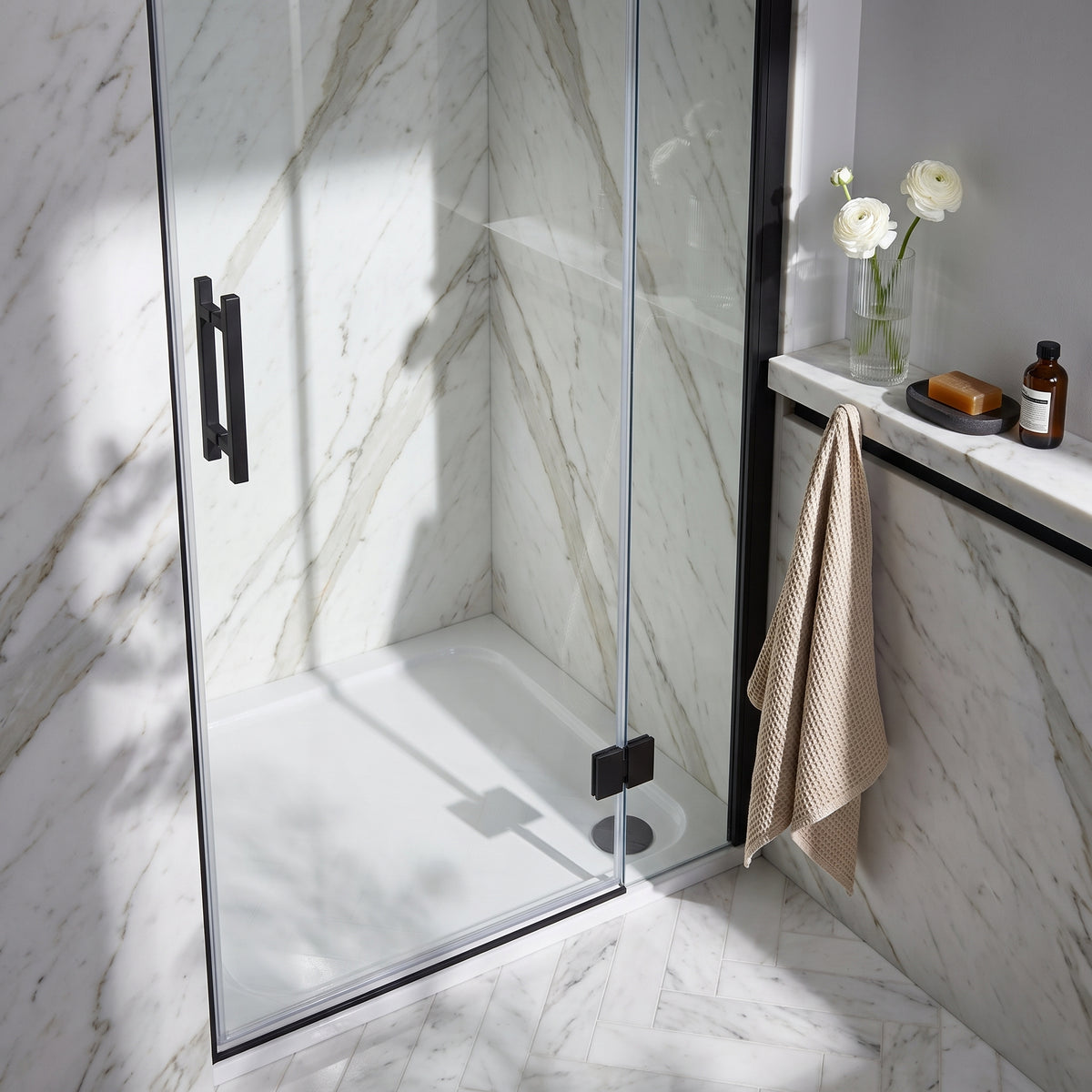 Fairford 800mm x 800mm Square Shower Tray, Corner Waste