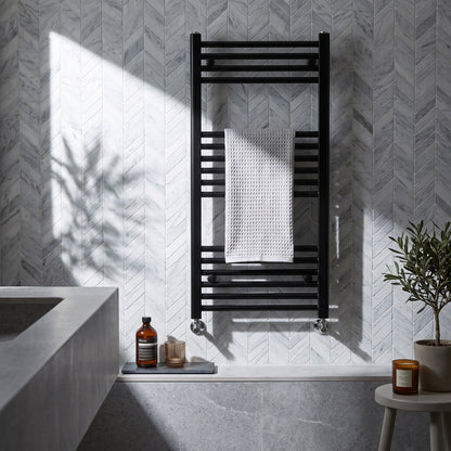 Fairford 600mm x 1200mm Straight Black Towel Rail