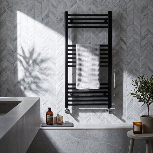 Fairford 600mm x 1200mm Straight Black Towel Rail