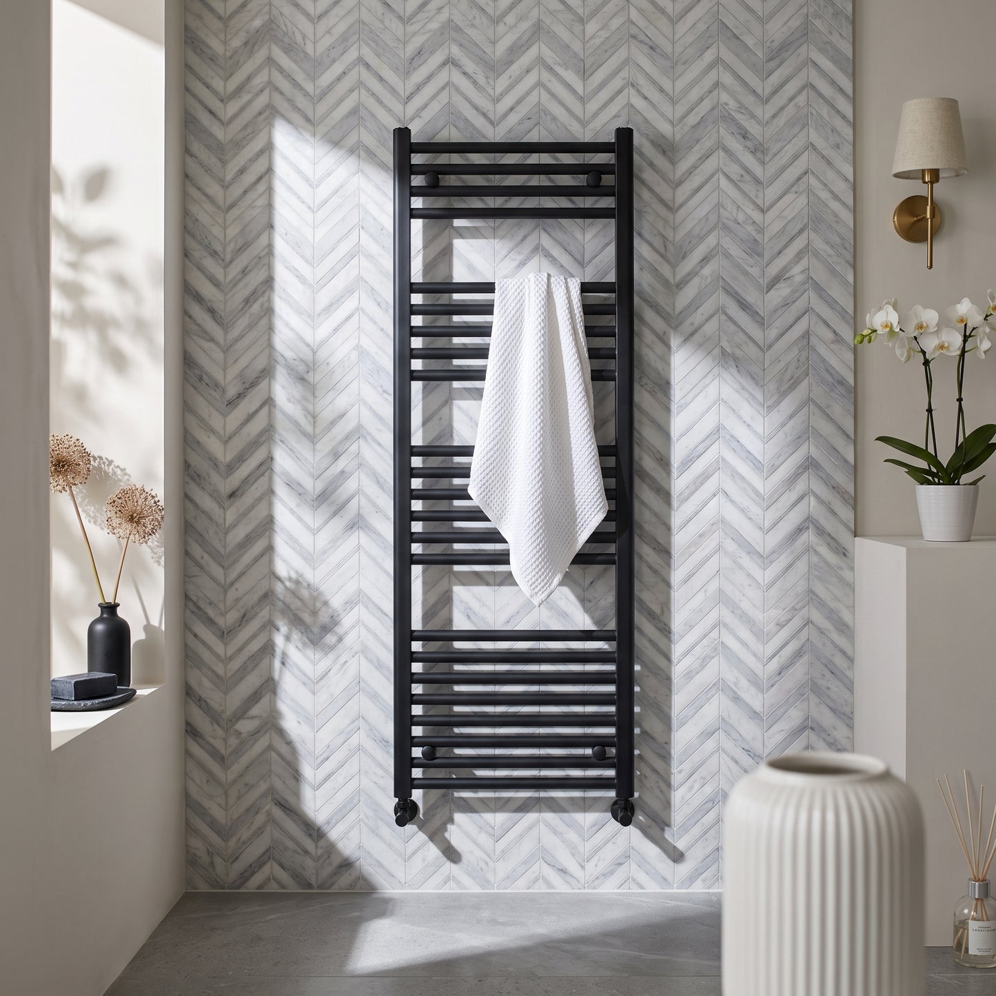 Fairford Strive Towel Radiator - 1600mm X 500mm - Black