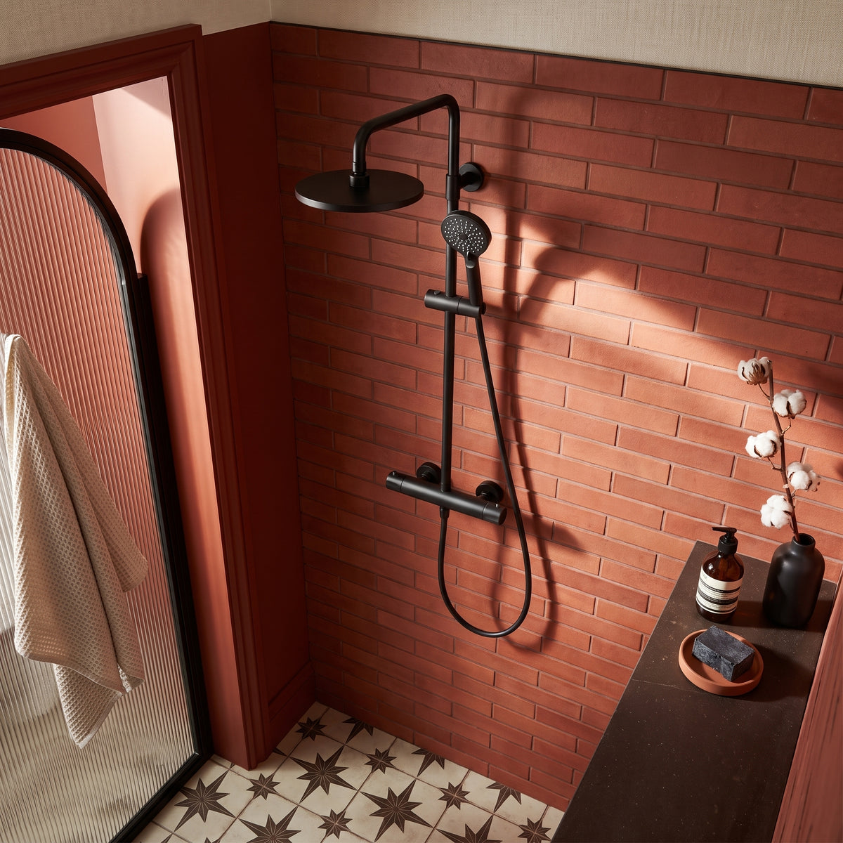 Fairford Element Exposed Round Shower Kit, Matt Black