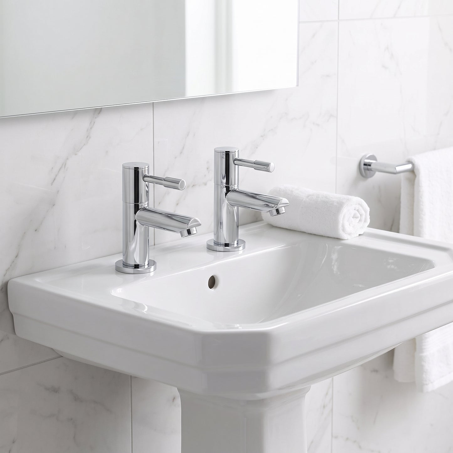 Fairford Dayna Basin Pillar Taps