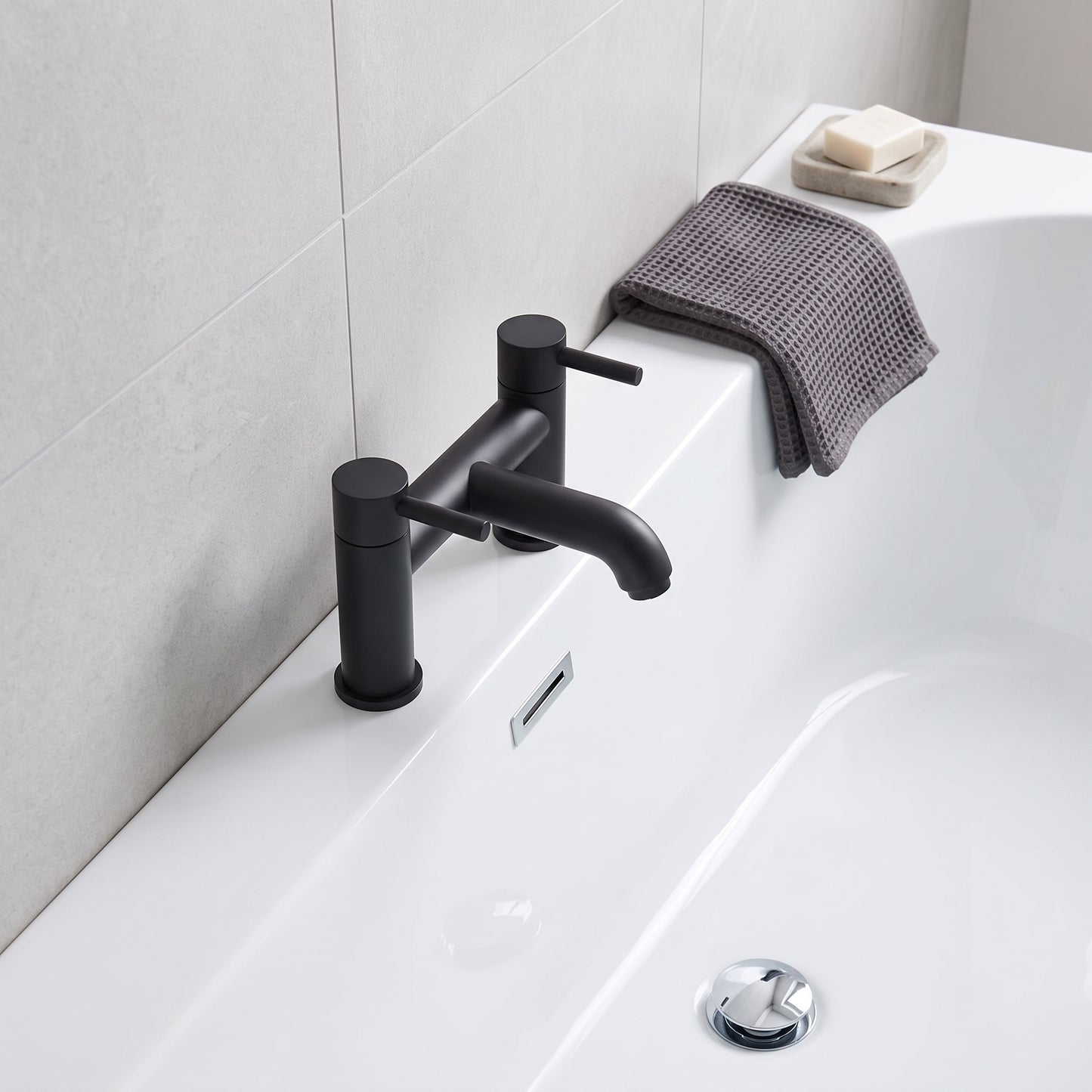 Fairford Element 5 Black Bath Filler