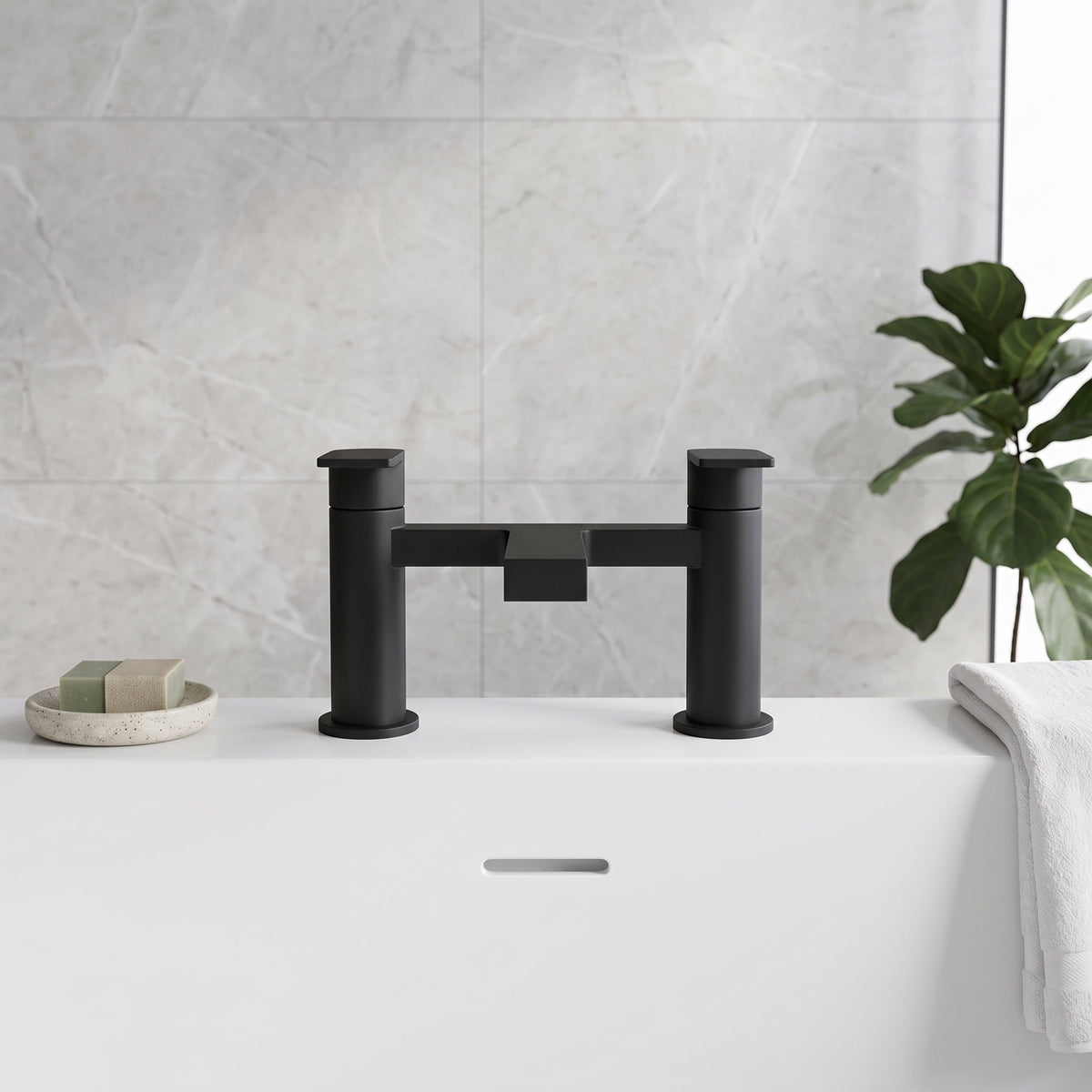 Fairford Loft Matt Black Bath Filler