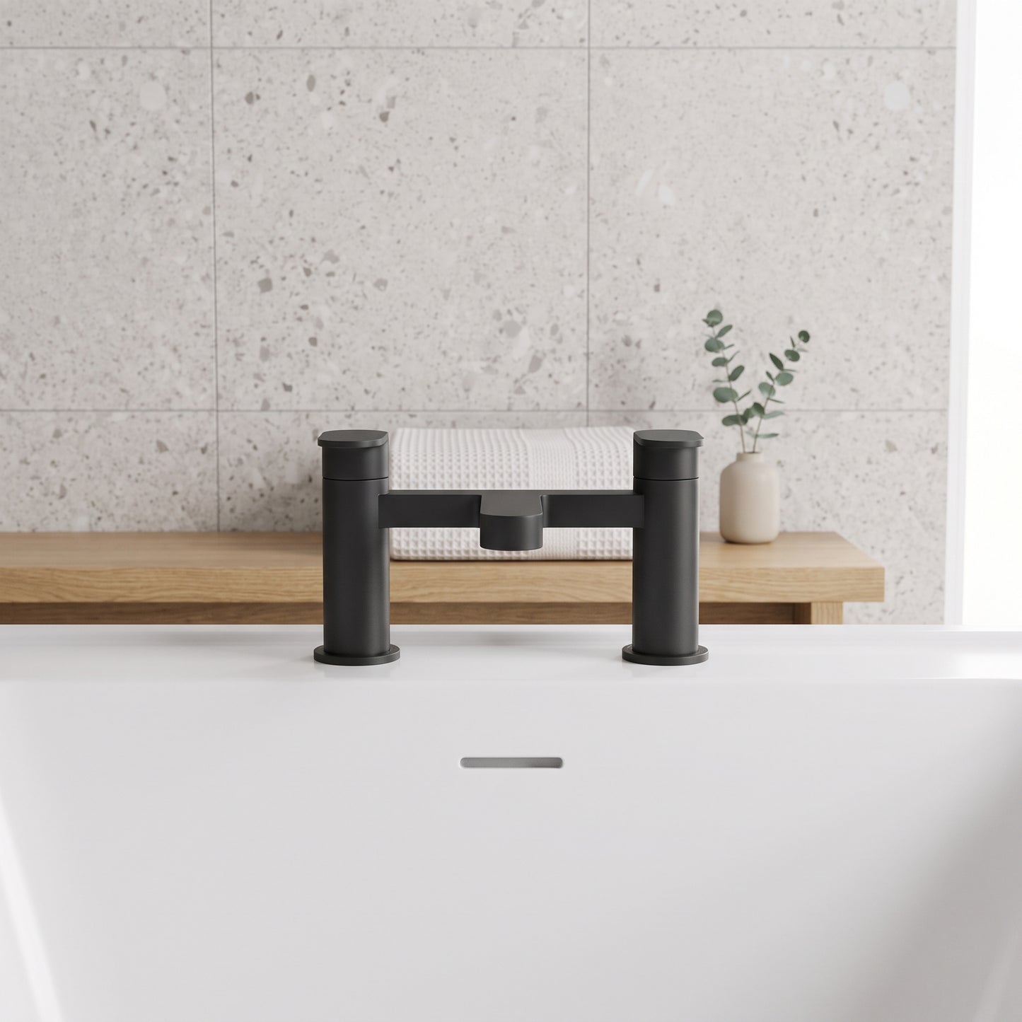 Fairford Sienne Matt Black Bath Filler