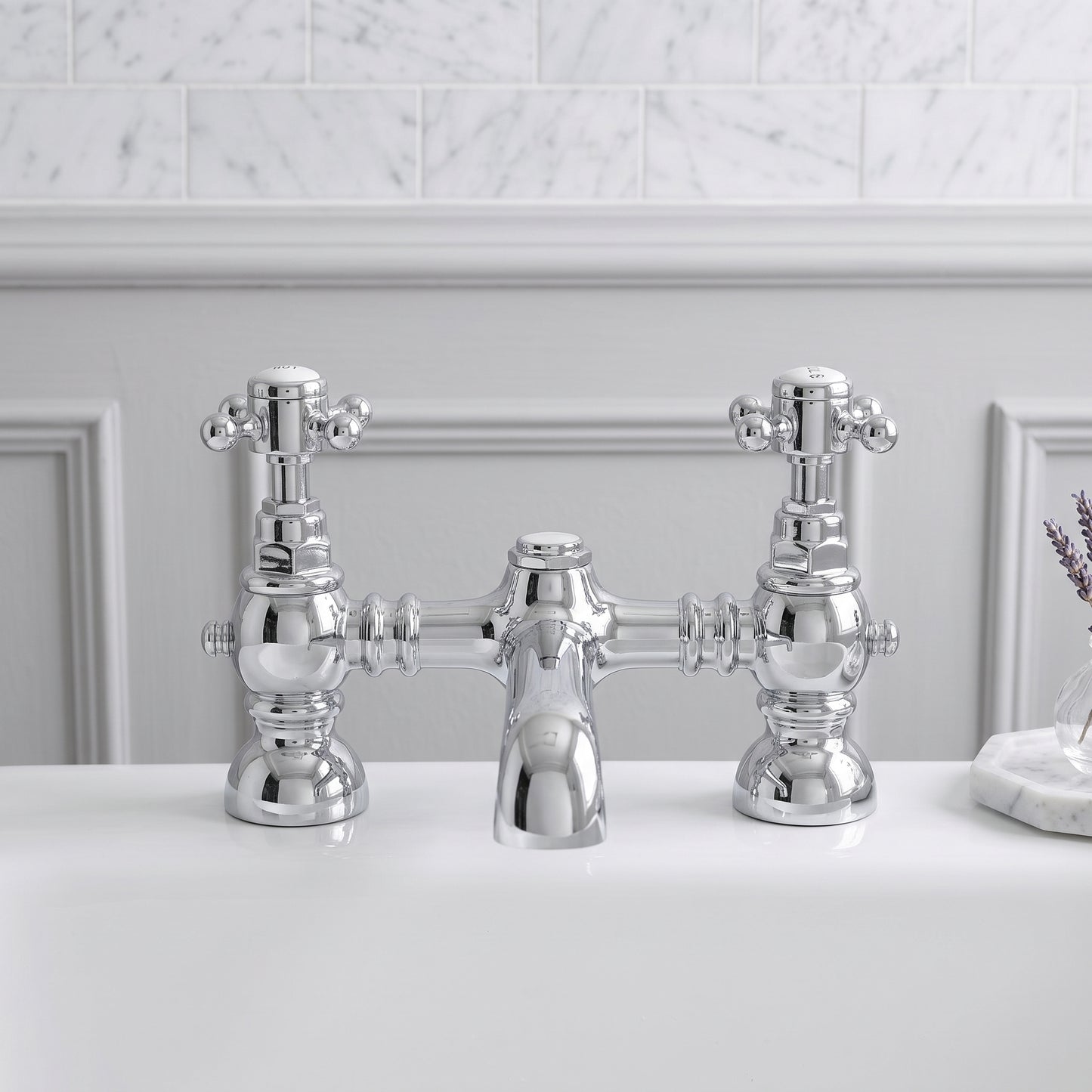 Fairford Winchester Bath Filler